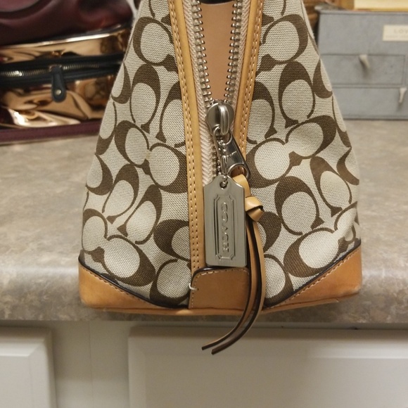 Coach purse - Picture 2 of 4